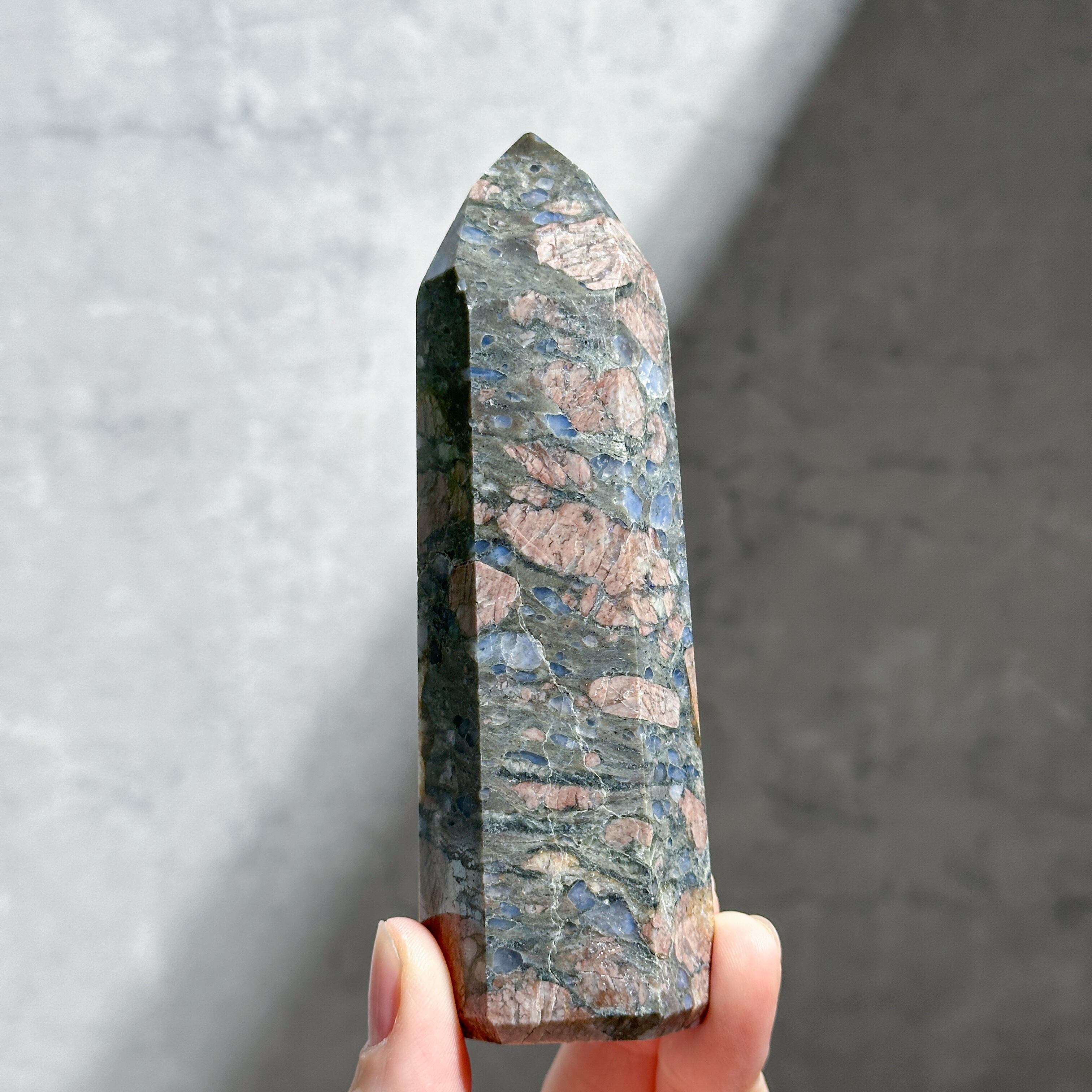ケセラストーン タワー21◇Que Sera Stone◇天然石・鉱物 ケセラストーン タワー21◇Que Sera Stone◇天然石・鉱物