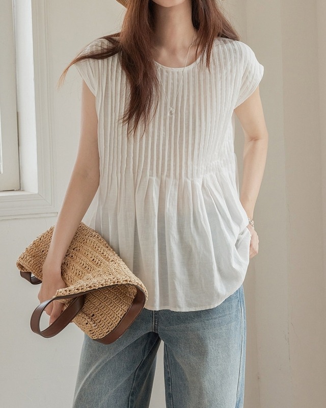 Pintuck gathered french sleeve blouse L0184