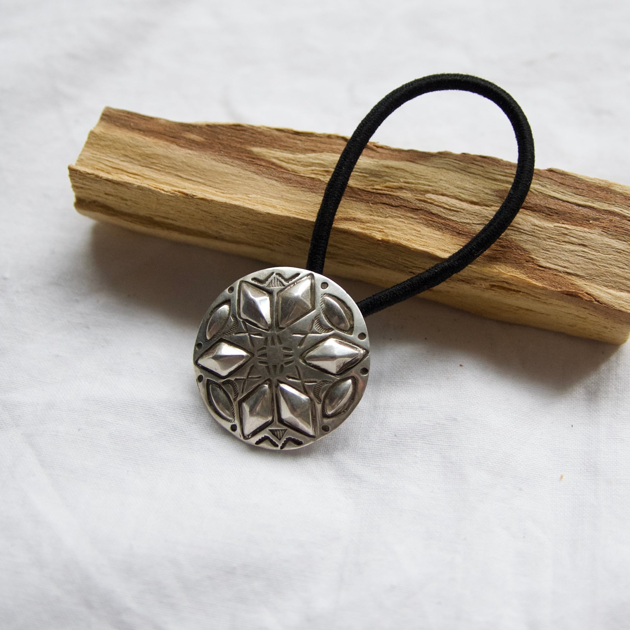 Indian Jewelry】Navajo Ray Adakai Concho /インディアンジュエリー 