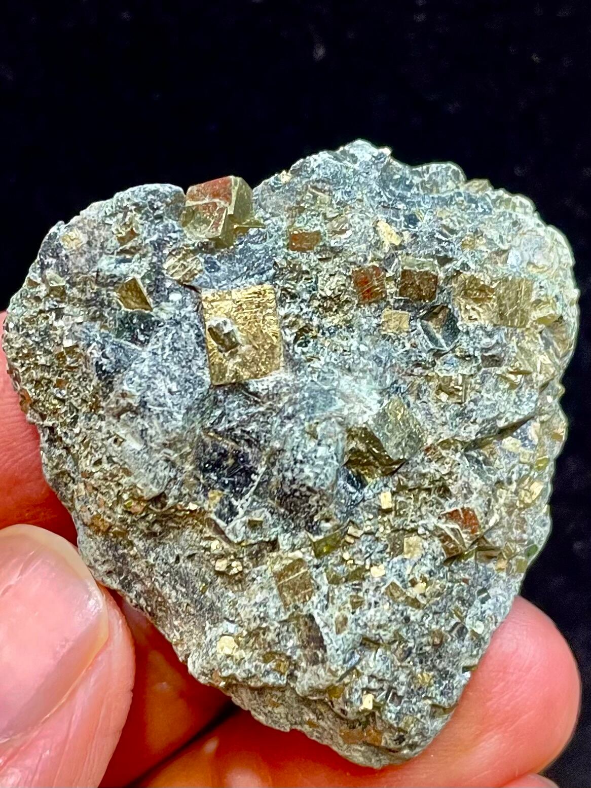 8) 活力とエナジー!マウントシャスタ「パイライト」原石