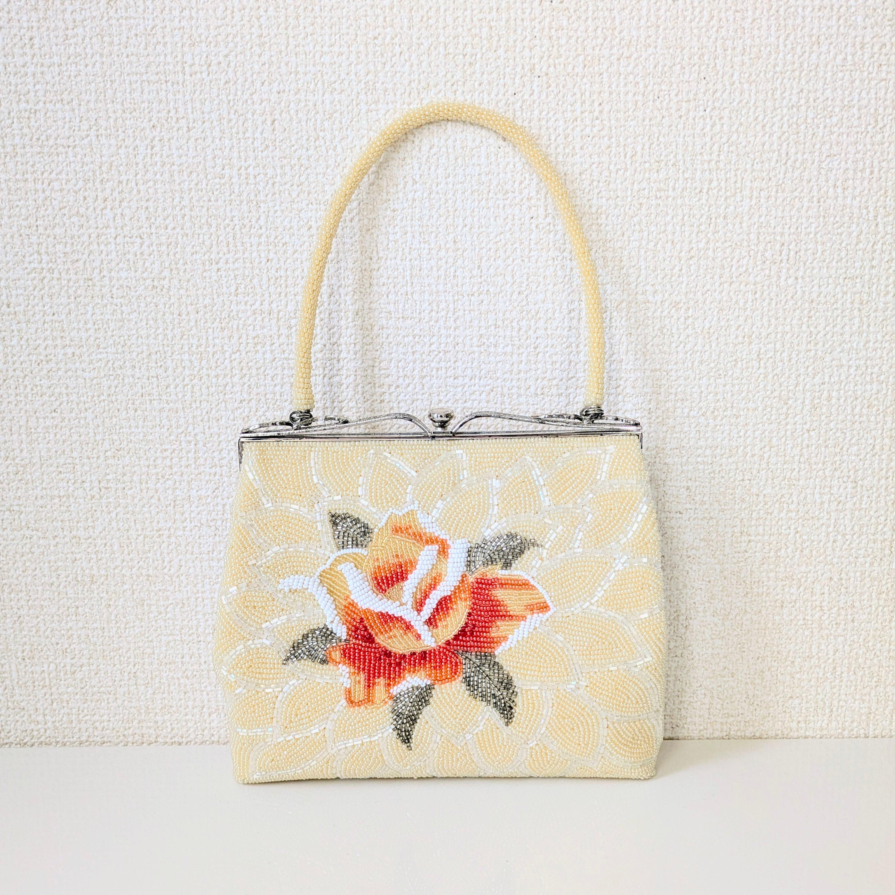 Vintage】ビーズ刺繍バッグ 玉子色 薔薇柄 パーティーバッグ クラッチ
