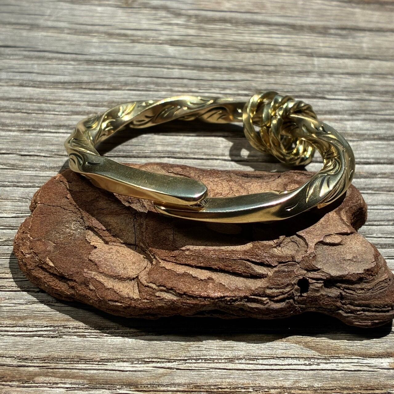 Arabesque Twist Keyring- Brass | 彫金工房アルソミトラ