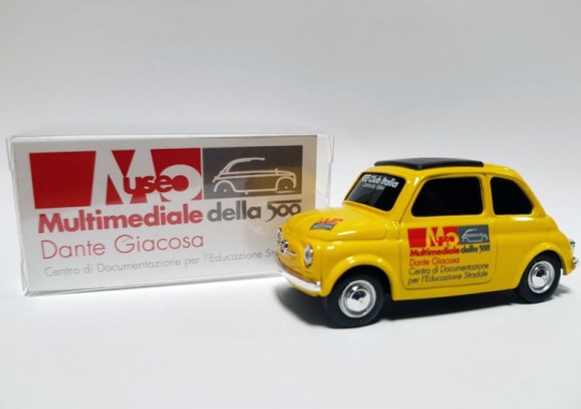 FIAT 500 CLUB ITALIA オリジナルミニカー 【1/43／イエロー】