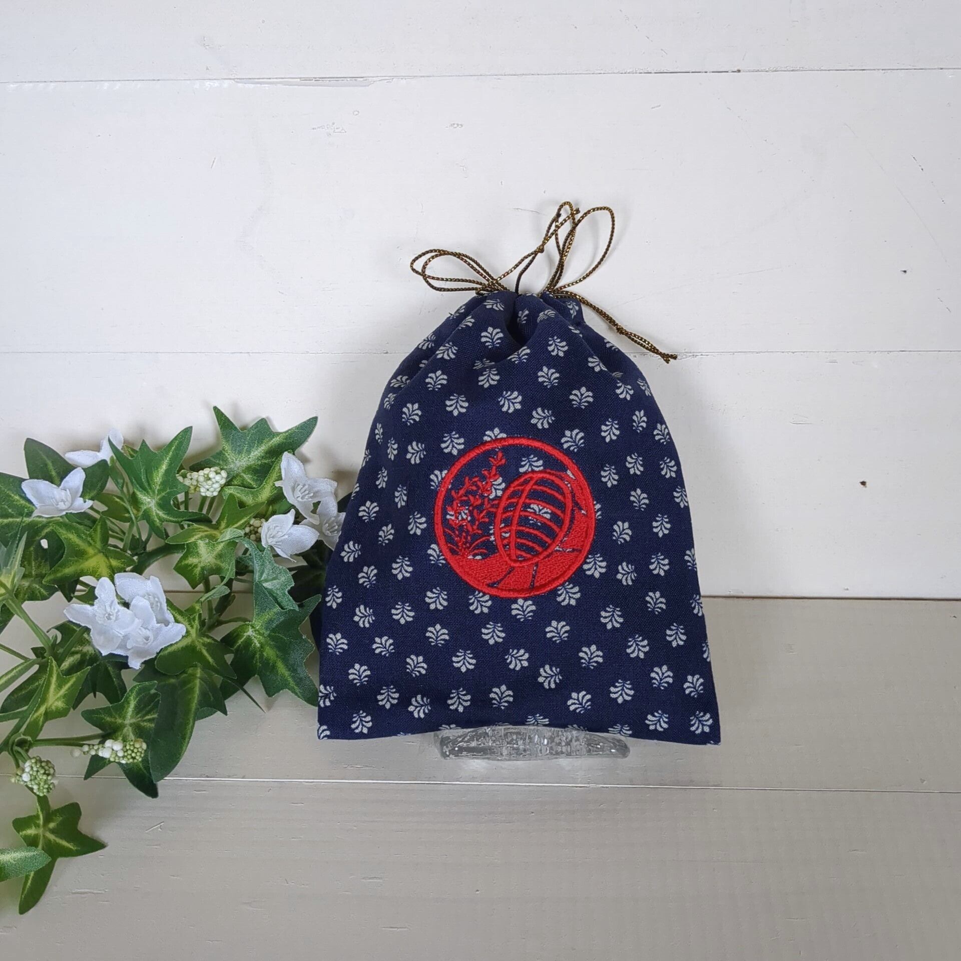 タイ お守り Khiaw Hmoo Dtan Gae Suea 猪の牙に彫られた経文 魔