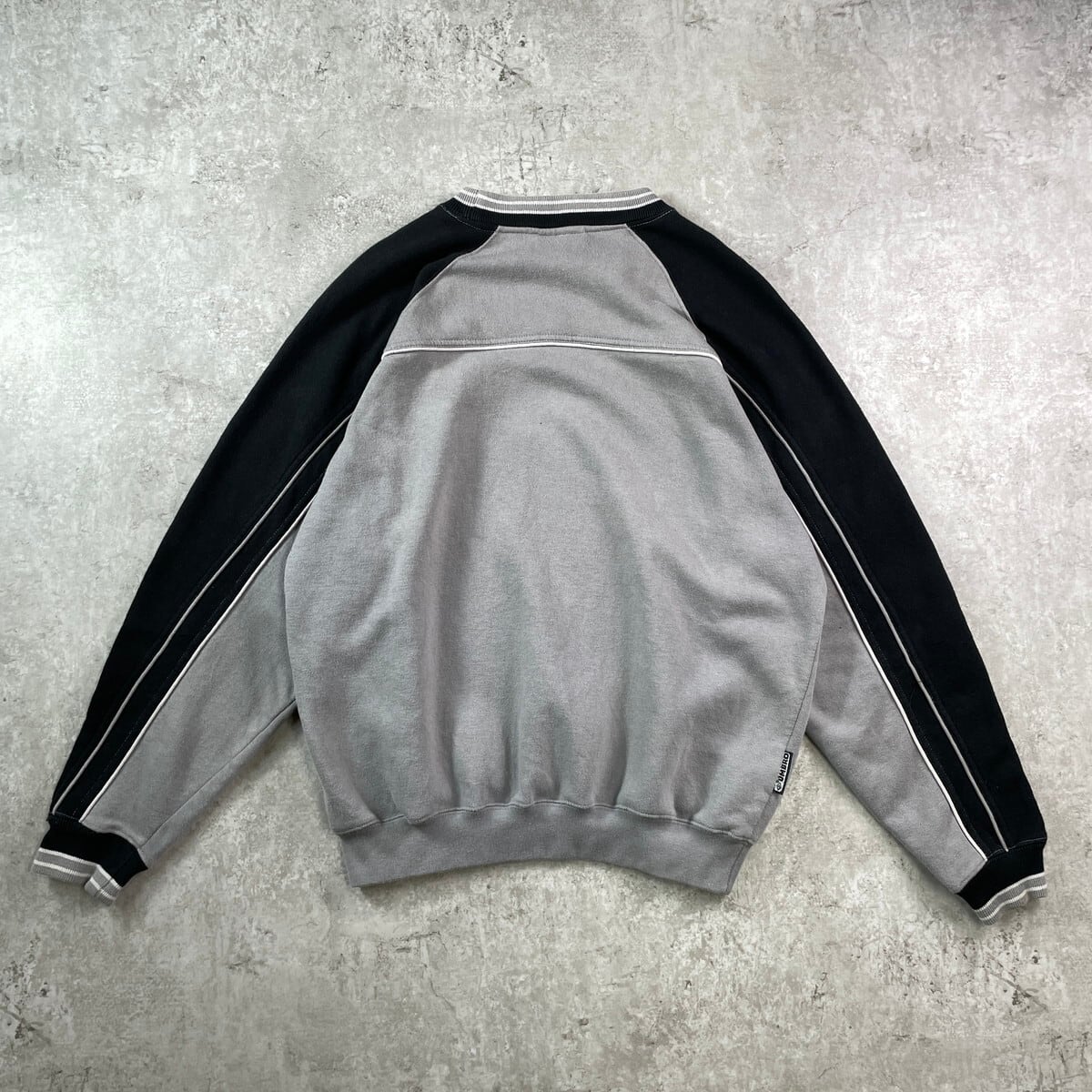 90~00年代 UMBRO アンブロ ワンポイントロゴ刺繍 スウェットシャツ