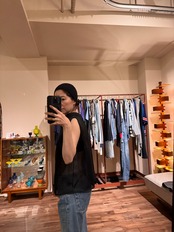 ブラックシアーノースリーブ刺繍ブラウス