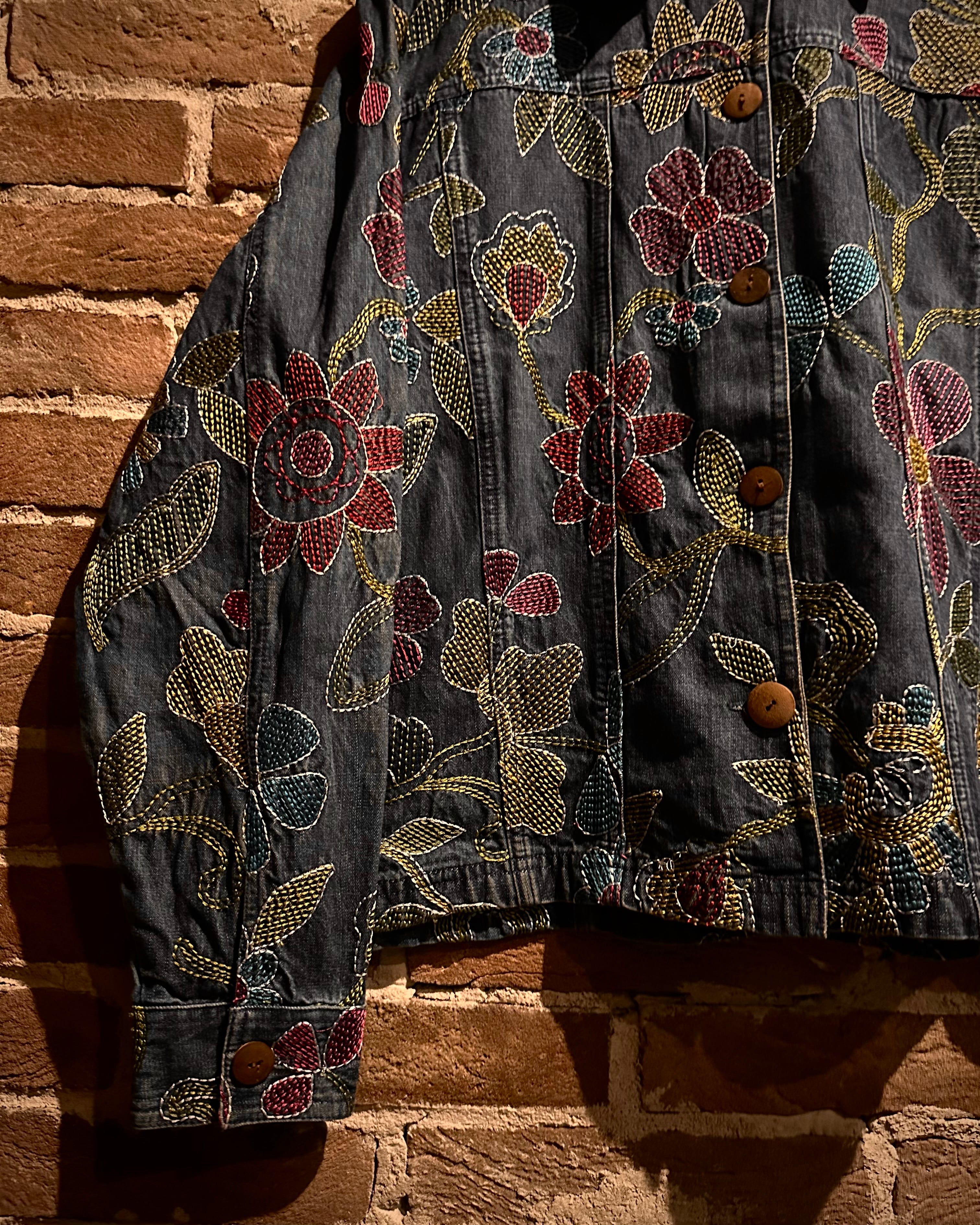 Caka act3】Flower Embroidery Vintage Denim Jacket | Caka(カカ