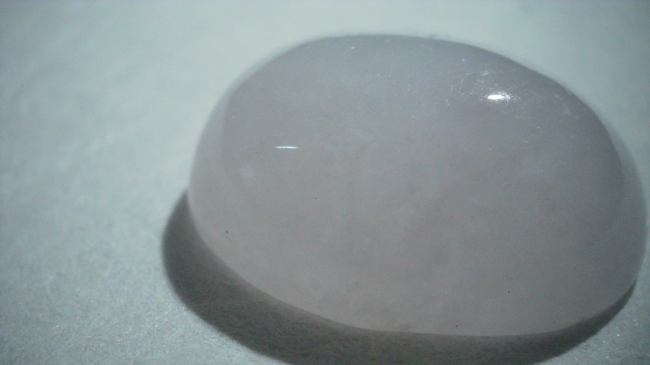 白ヒスイ（ジェダイト）　約3.0ct　[B4−87]