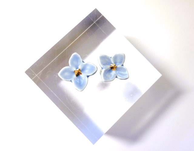 花のpieace／earring (水色）