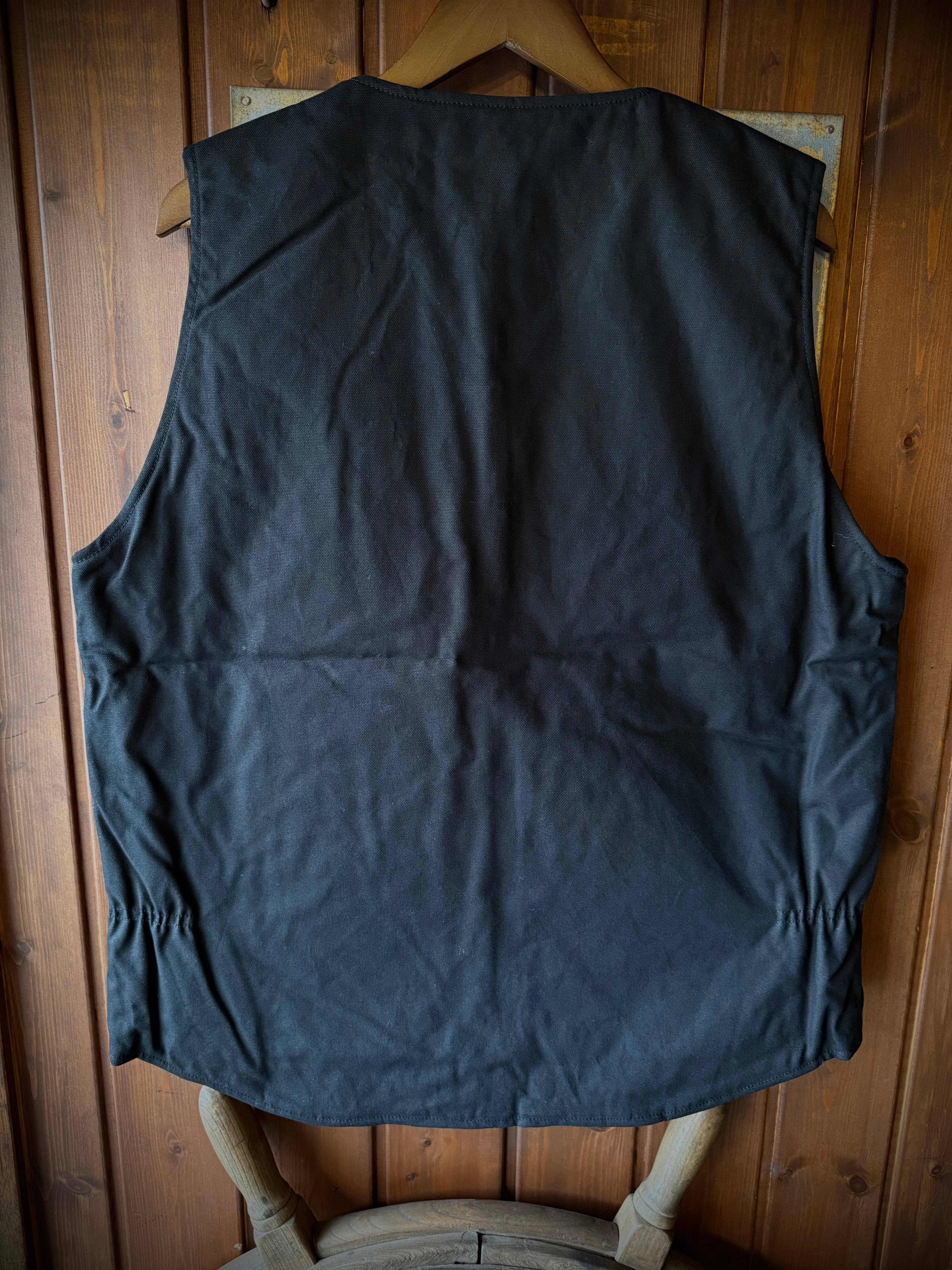 BLUCO V NECK DUCK VEST BLACK | STYLE FACTORY & CO.