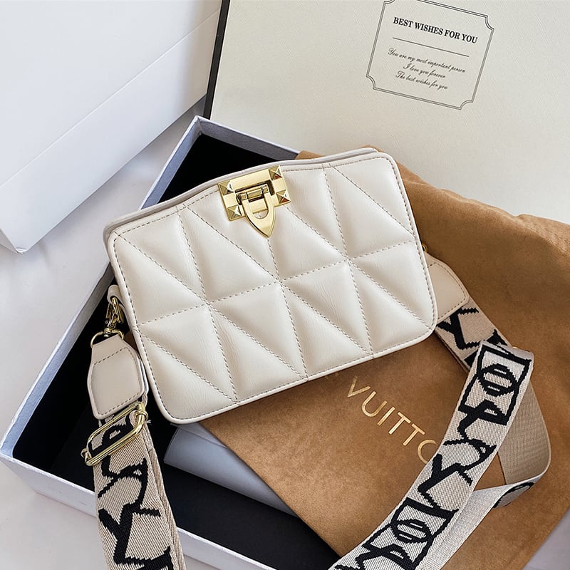 夏の小さなバッグ女性のバッグ2020新しい波ブロードバンドワイルドメッセンジャーバッグinsネット赤いファッションショルダー小さな正方形のバッグ Tiancai_Wing_Bag9870047