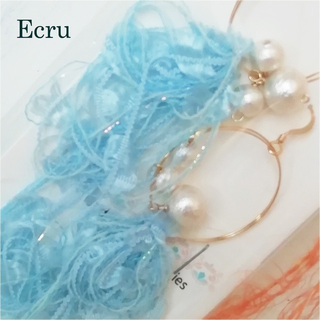 Handmade Accessories Ecru：コットンパールとリボンのピアス　ブルー