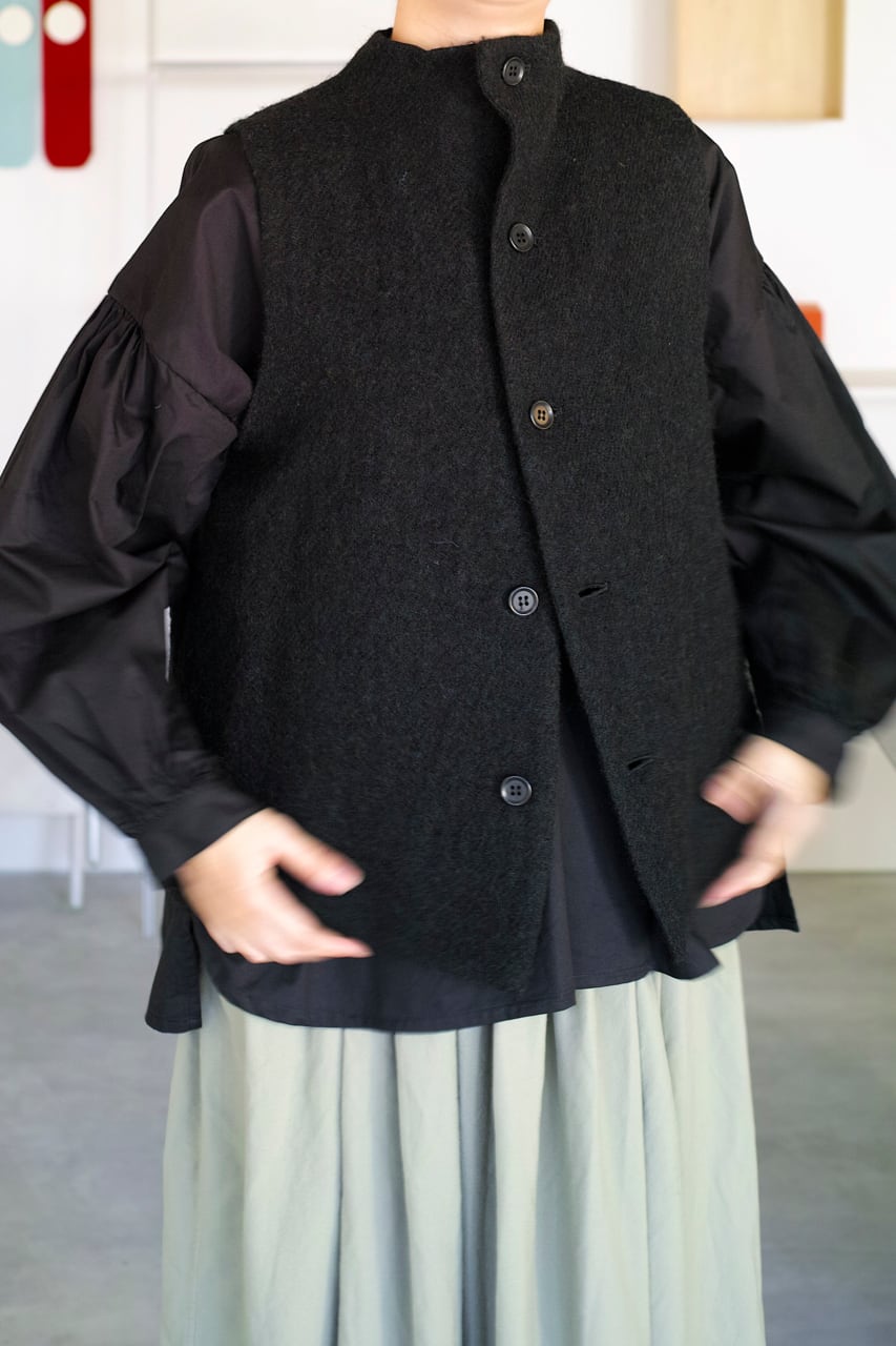 Dhal Shetland-Highland Wool Sarge Boiled Back Button Vest | keu