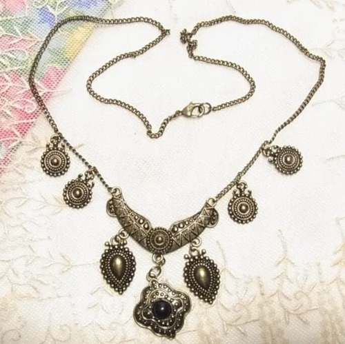 ブロンズ色メタルのビブネックレス　 アクセサリーのセール通販　11166N