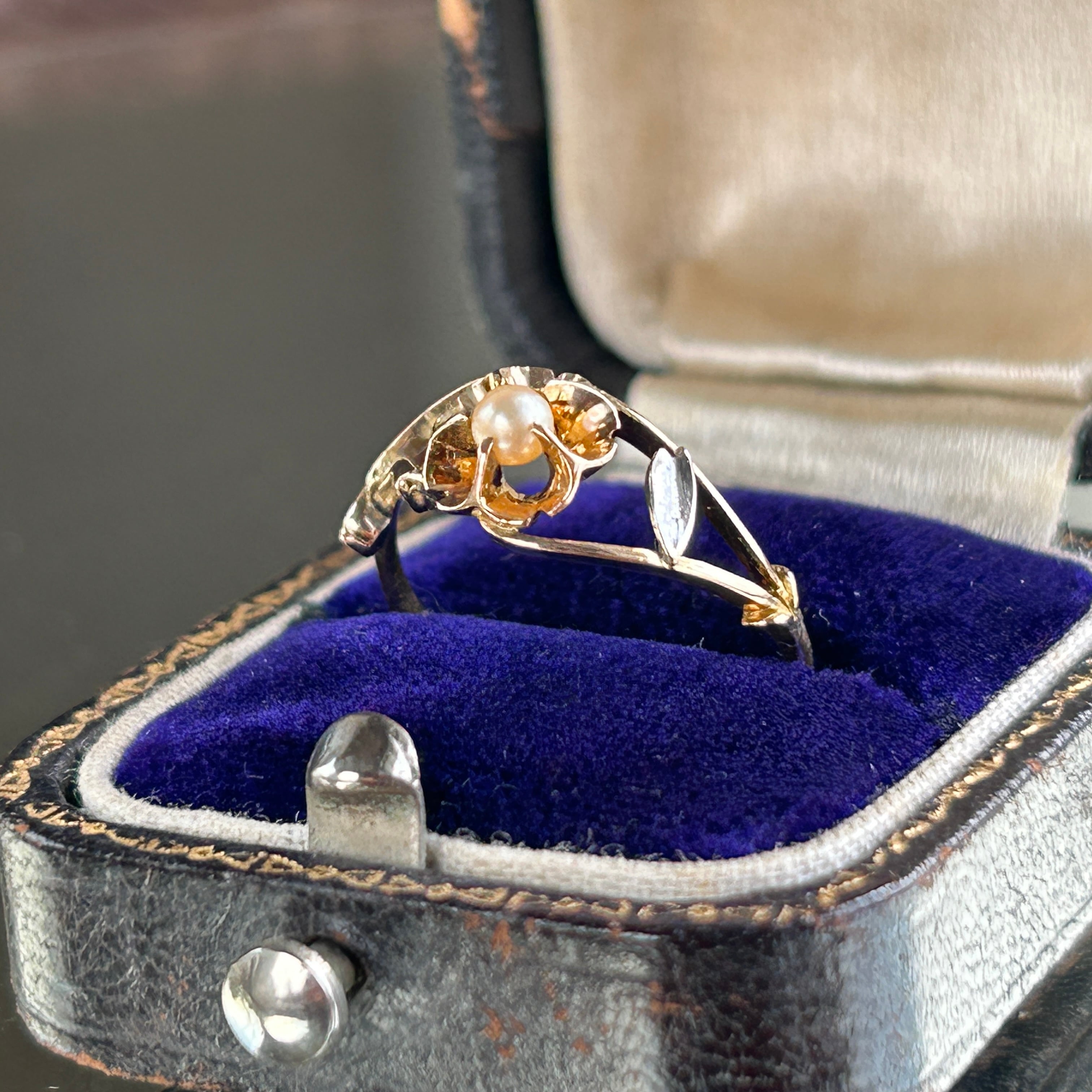 アンティーク　貴重な戦前の桜モチーフリング