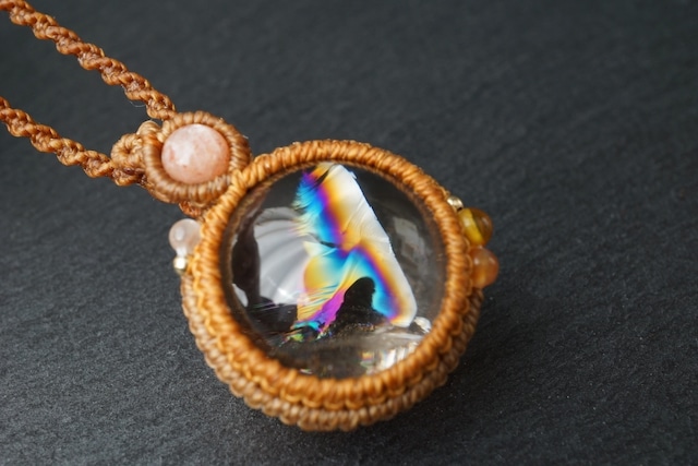 レインボースモーキークォーツ(スモーキーアイリスクォーツ)のマクラメネックレス【一点物】