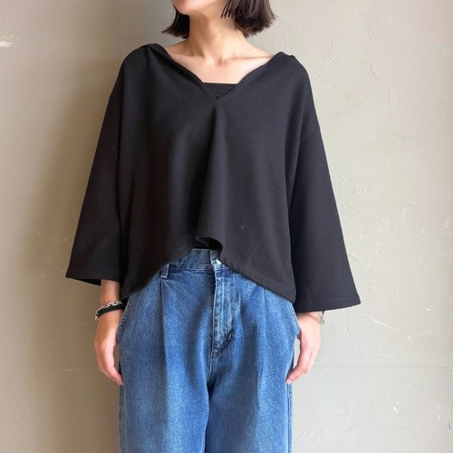 【 ROSIEE 】深Ｖフードトップス