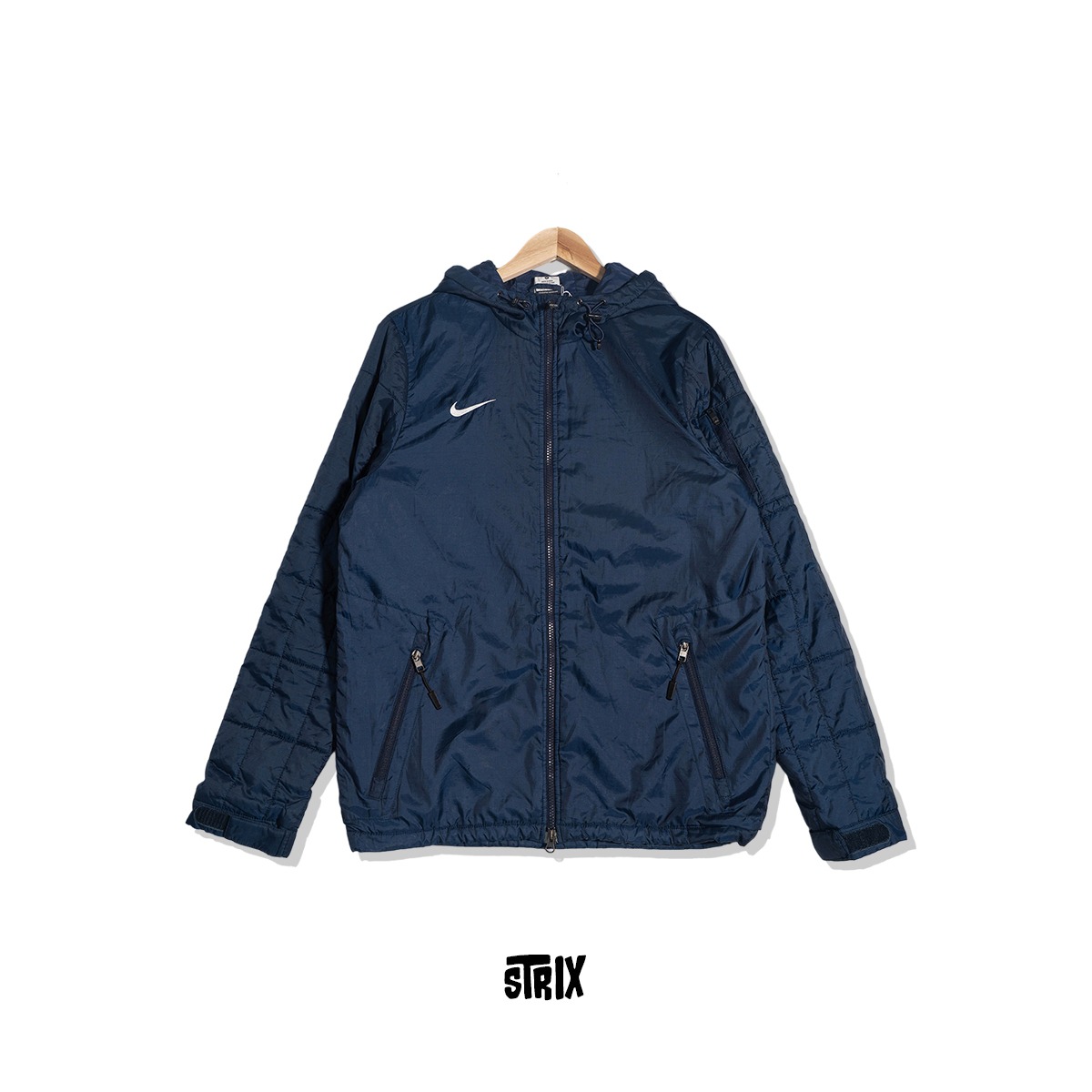 NIKE】