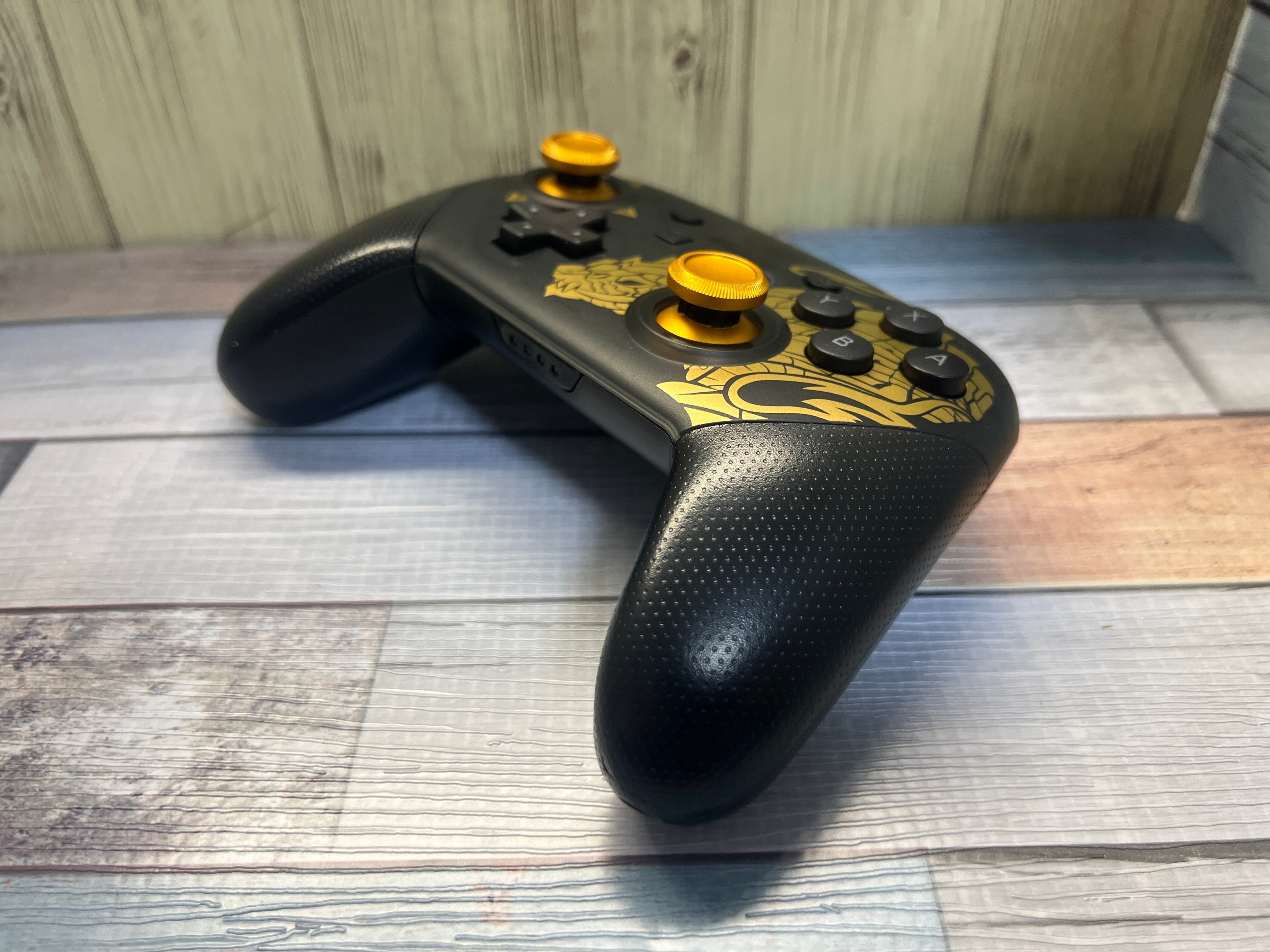 Switchプロコン純正 モンスターハンターライズエディション Switchプロコン純正 モンスターハンターライズエディション