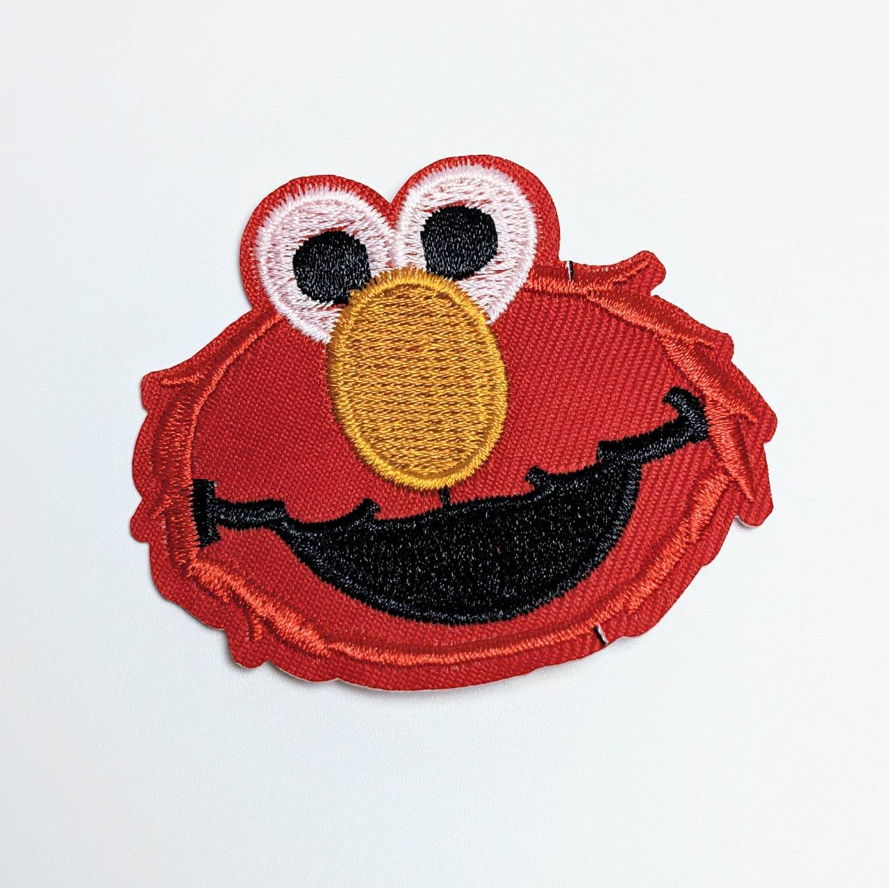 送料無料! ★刺繍アイロンワッペン★【 Sesame Street ( セサミストリート ) 】 エルモ〚アメリカン雑貨 アメトイ〛
