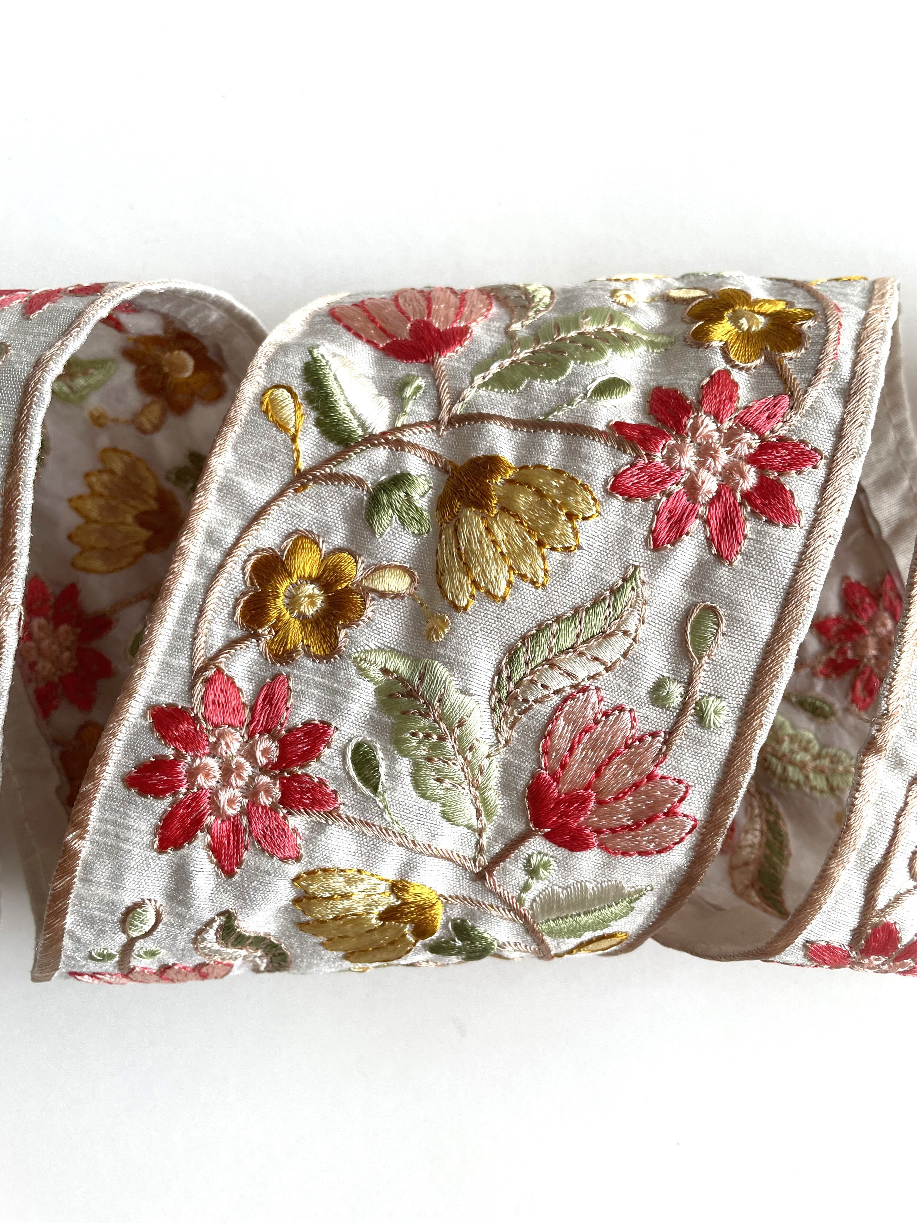 花柄リボンデザインブランケット ◇1mカット済◇インド花柄刺繍リボン・A | add