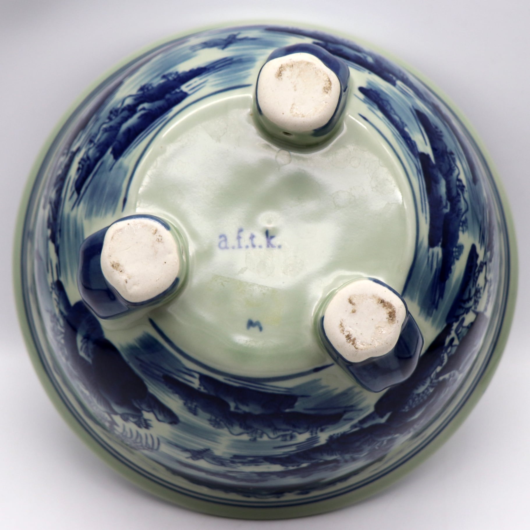 a.f.t.k・三脚・睡蓮鉢・金魚鉢・メダカ鉢・染付・山水・No.210513-05