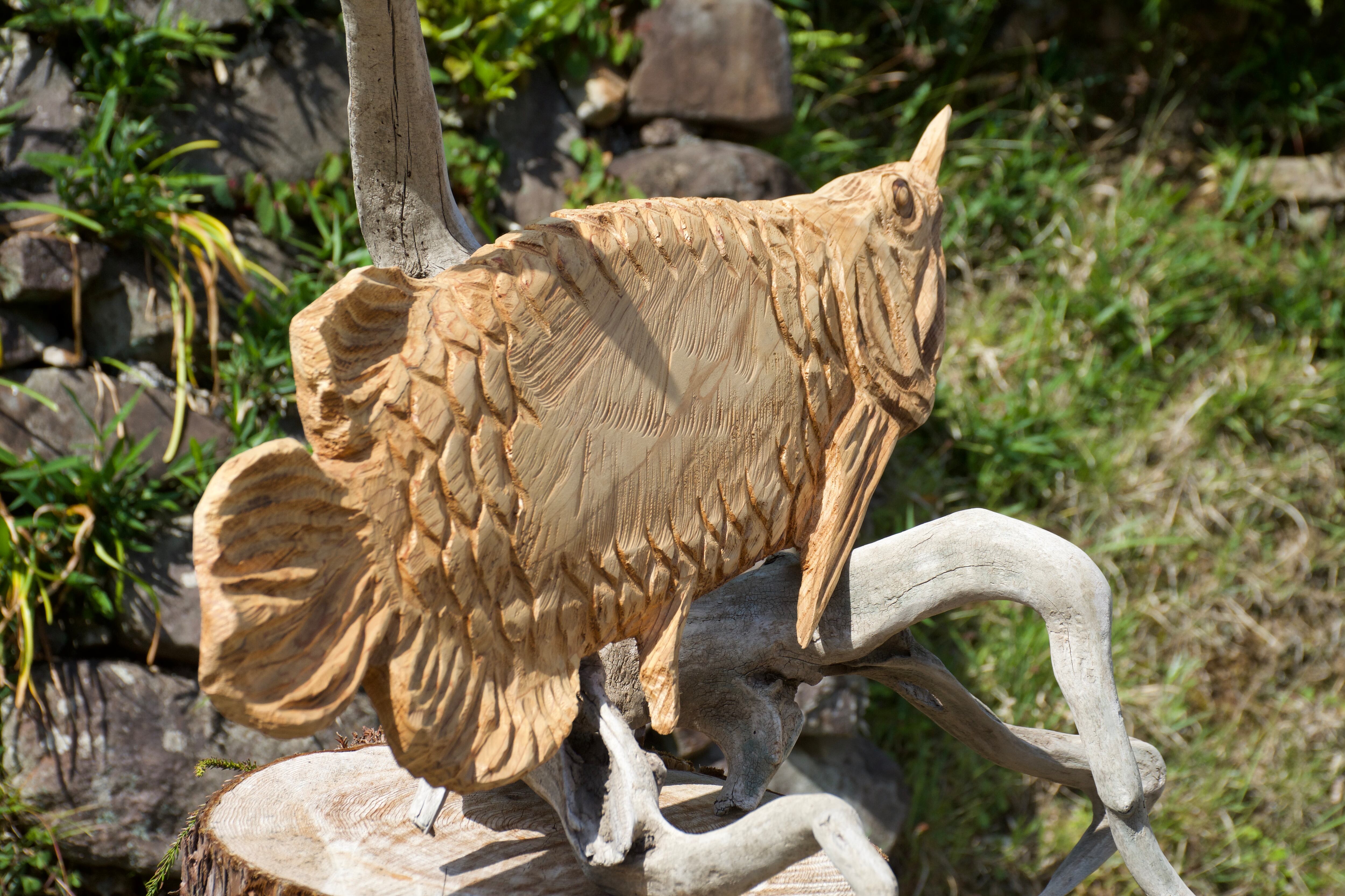 アロワナ「無垢」 文字入れ可 壁掛け チェーンソーアート彫刻作品