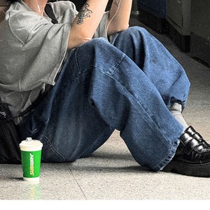 ダーティーダークブルーウォッシュドデニム　1061