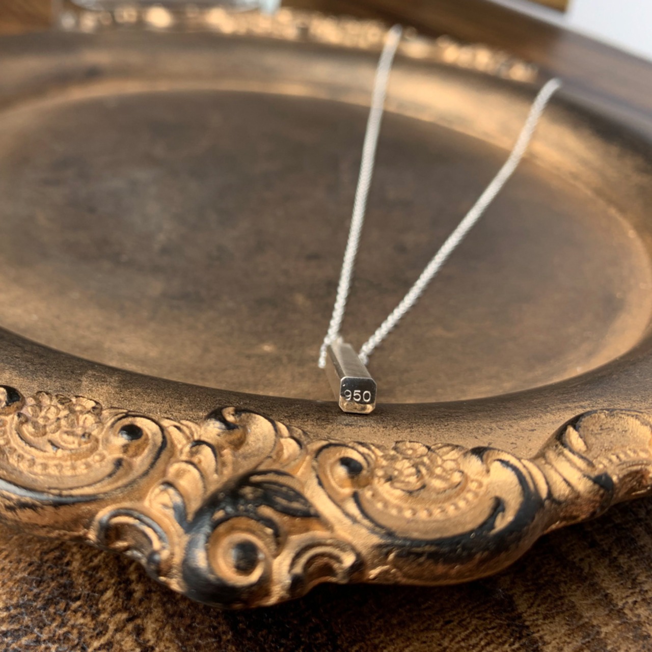 シルバーカットエッジネックレス