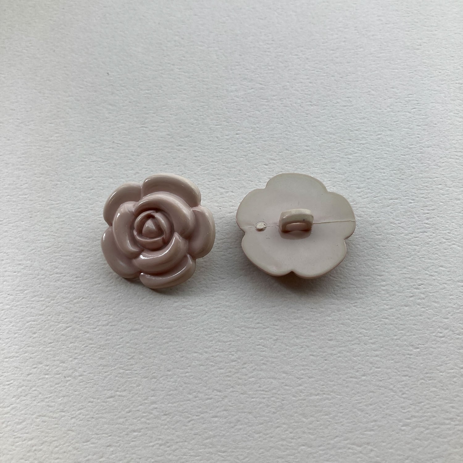 再入荷〉くすみカラーバラボタンM（24mm） | Dua-アクセサリーパーツ