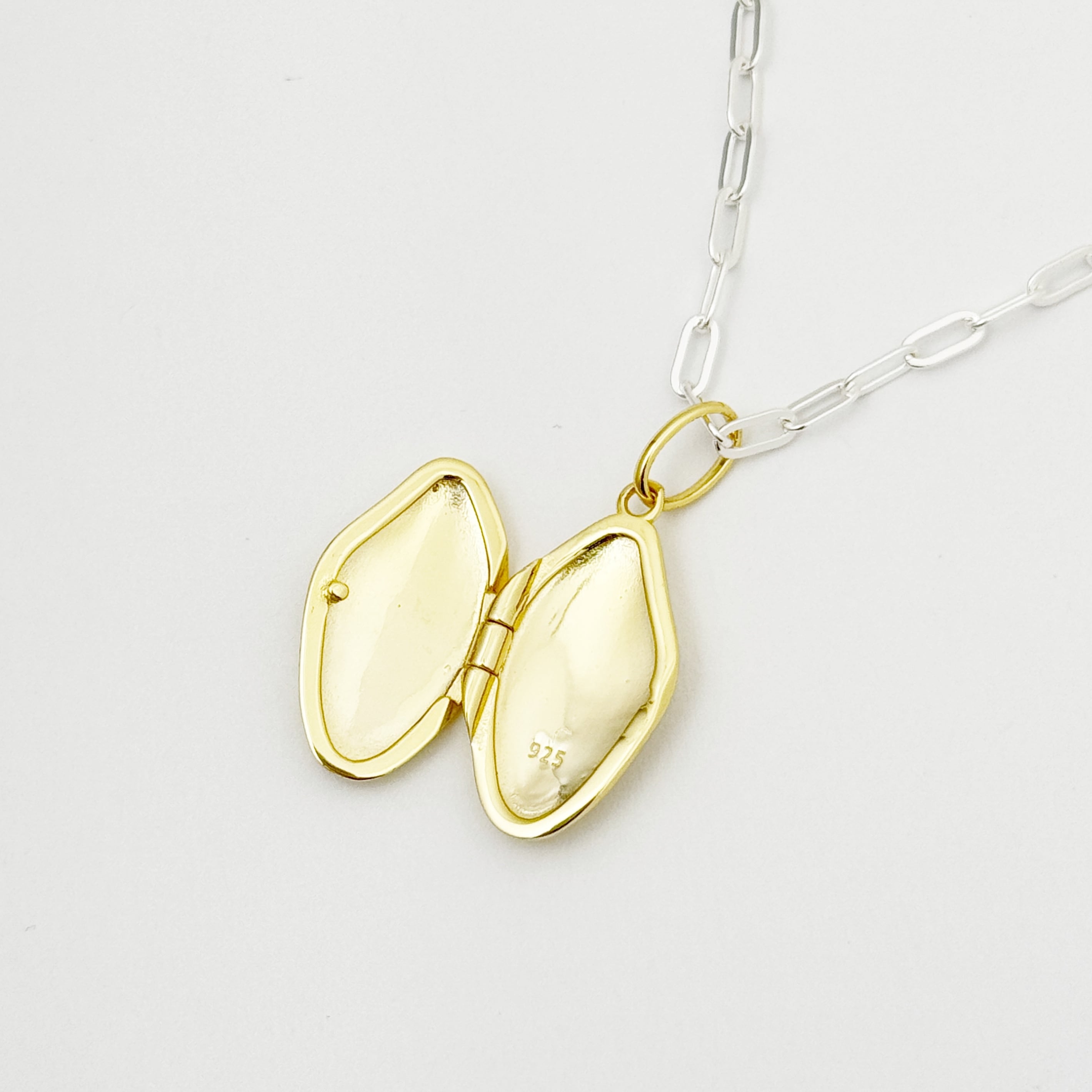 Message Collection】Gold Coating ビーンズ ロケット ペンダント