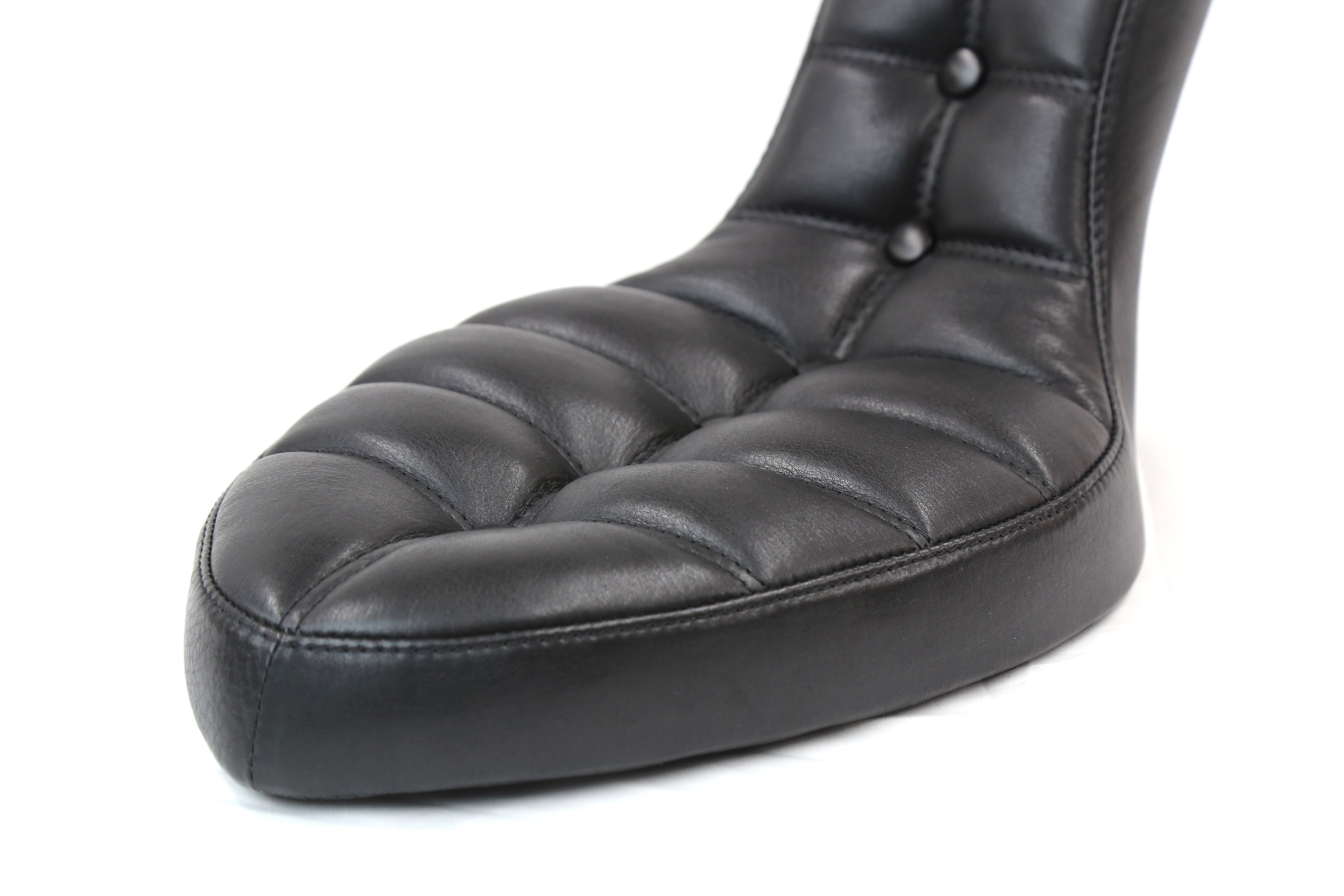 抽選販売】スタンダード・コブラシート[ボックス＆ボタン]本革（SC02