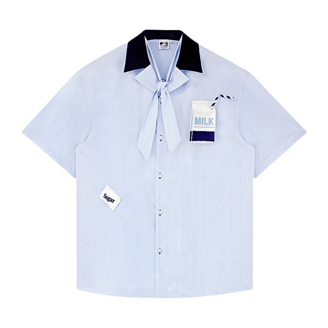 立体牛乳パックを胸に。タイ付きブルーモーニングシャツ　E00233