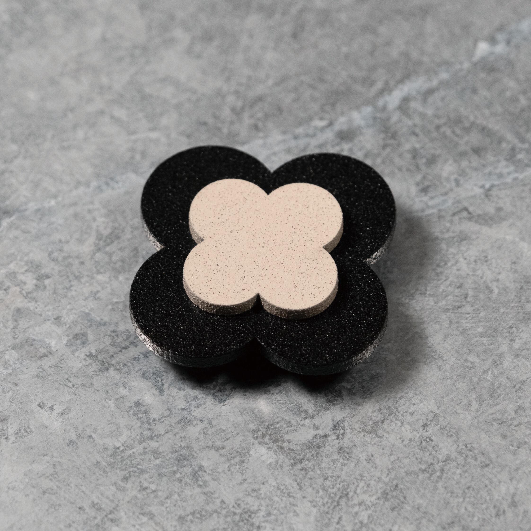 Framing Brooch. Ⅱ “ Double ” 石肌 : Base Black. | GAKUSOU