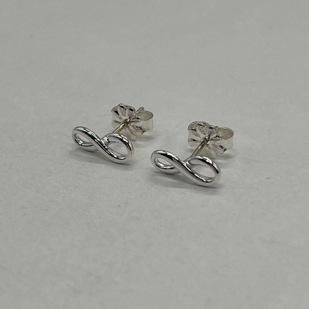 ティファニー TIFFANY&CO インフィニティ ピアス Ag925 ティファニー TIFFANY&CO インフィニティ ピアス Ag925 | Refind