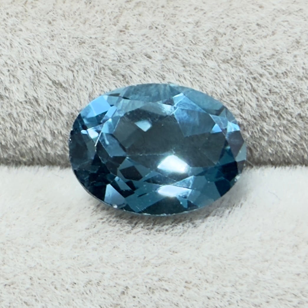 ロンドンブルートパーズ】 ルース ブラジル産 1.49ct | たからいし