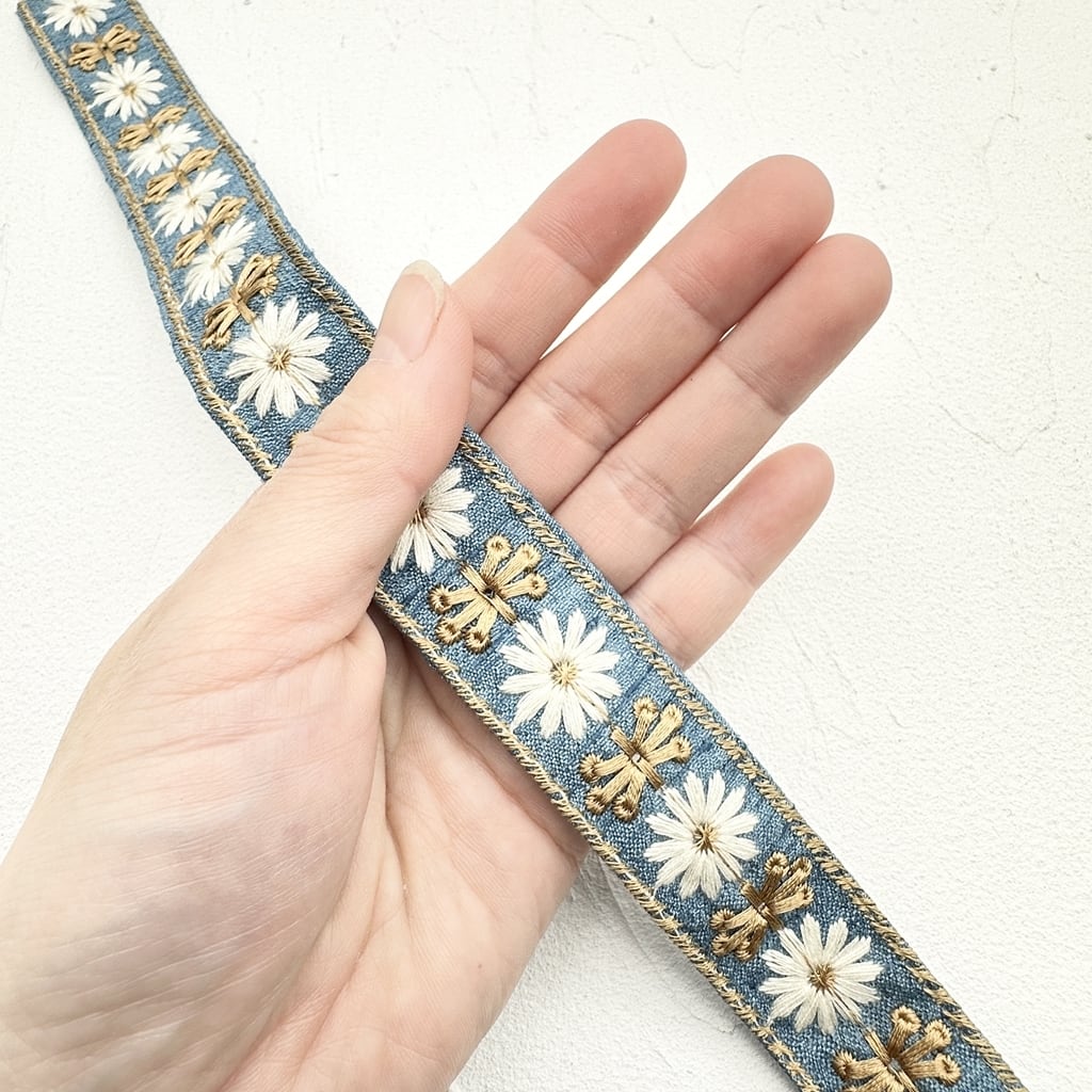 1ロール デイジークロス NEWタイプ [デニムブルー]インド刺繍リボン