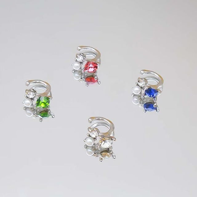 真珠とジルコンの軽やかなピアス 선물