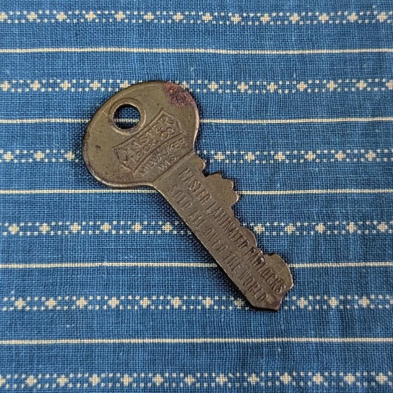 1933 CHICAGO WORLD'S FAIR Souvenir Key -B- | Wonder Wear