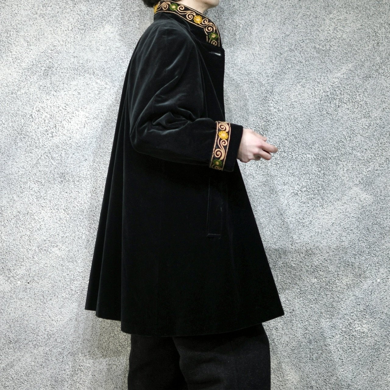 velour embroidery coat