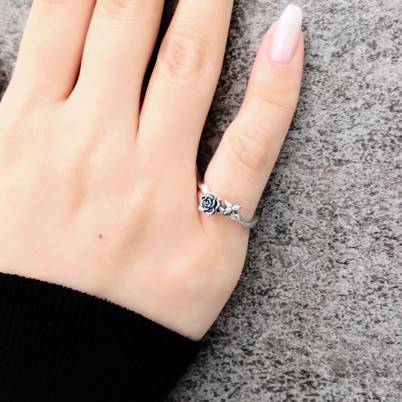 『一輪の薔薇』