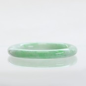 【内径 約53mm 】白×緑色は間違いない！バングル A貨翡翠 jd_bg1240