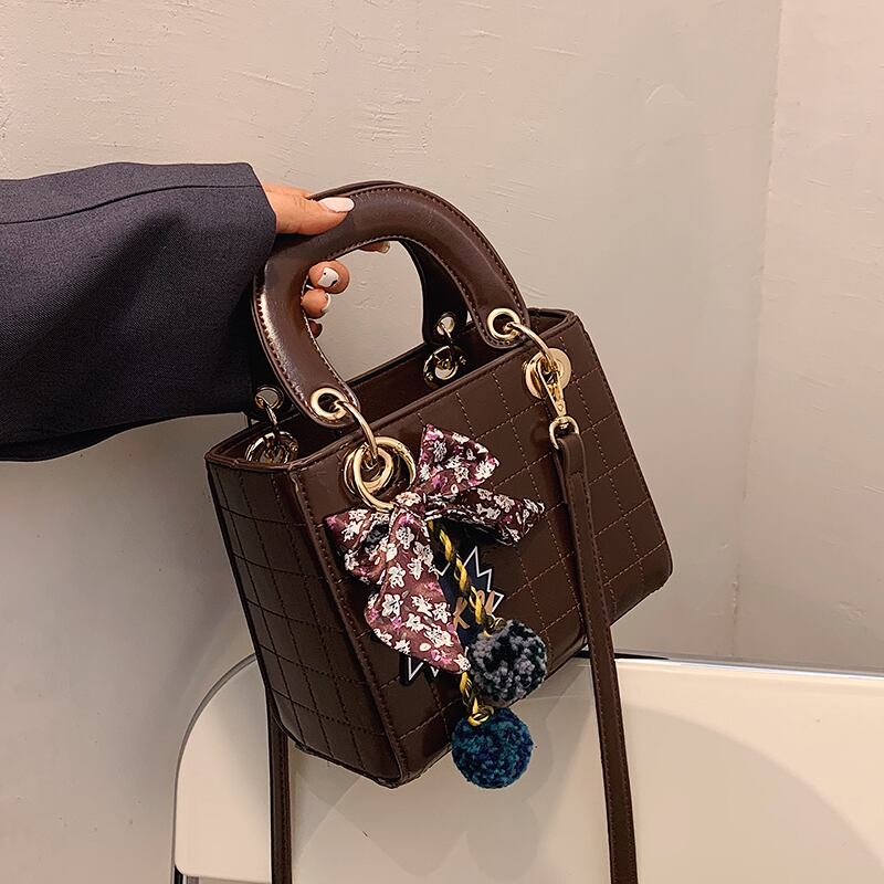 オータムウィンターレッド 秋物 冬物 メッセンジャーバッグ Tiancai_Wing_Bag94568573970