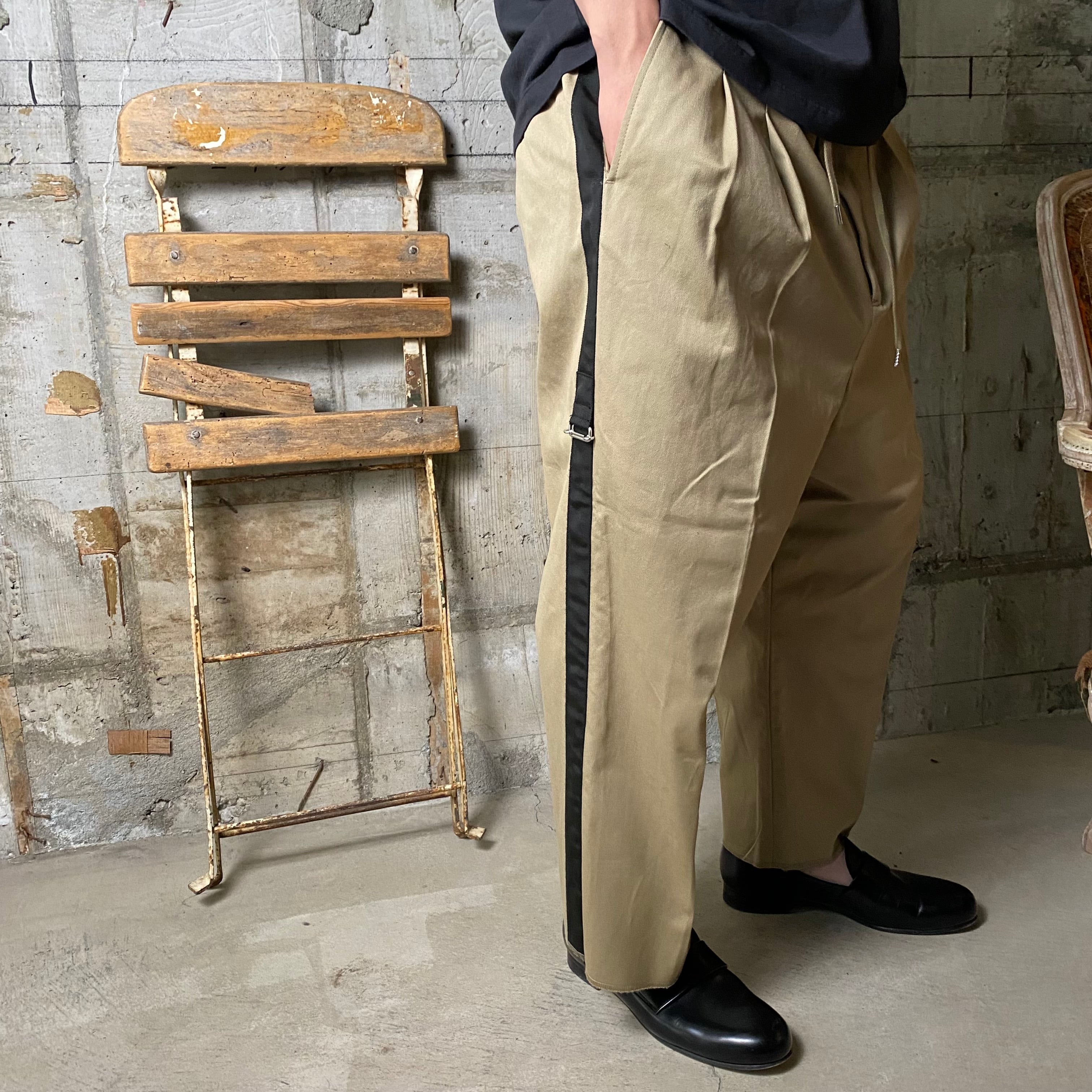 TAKAHIROMIYASHITA The SoloIst.【タカヒロミヤシタ ザ ソロイスト】side tape adjustable length  2 tucks work pant (sp.0011SS23 Col : khaki x black / SIZE46). | glamour