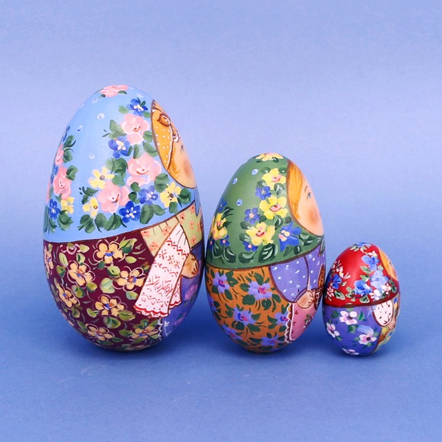 ナタリア・ダノヴァ作 たまご型マトリョーシカ 5個型