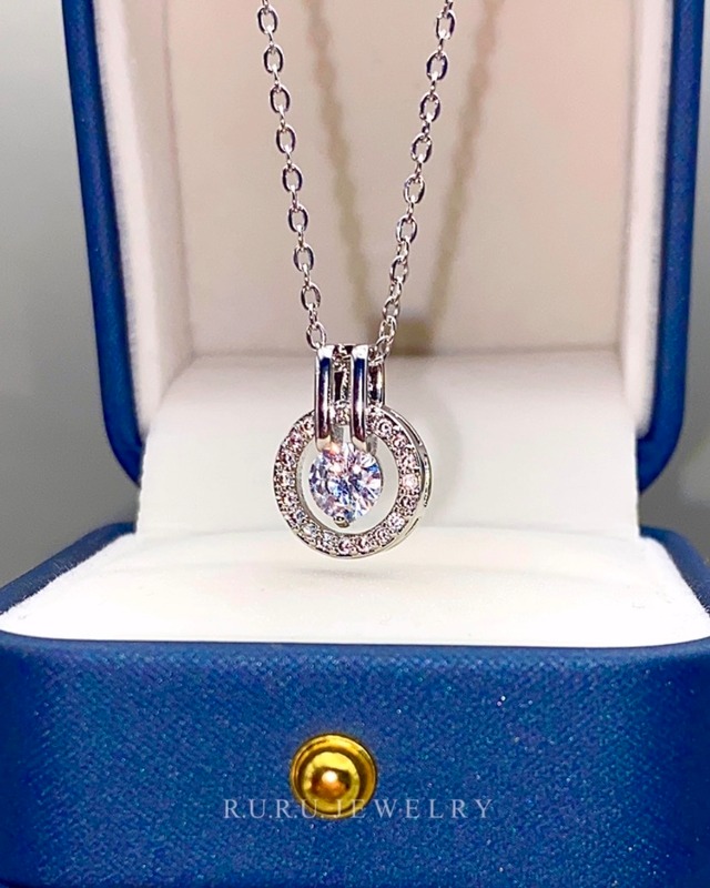 リュンヌサークルネックレス