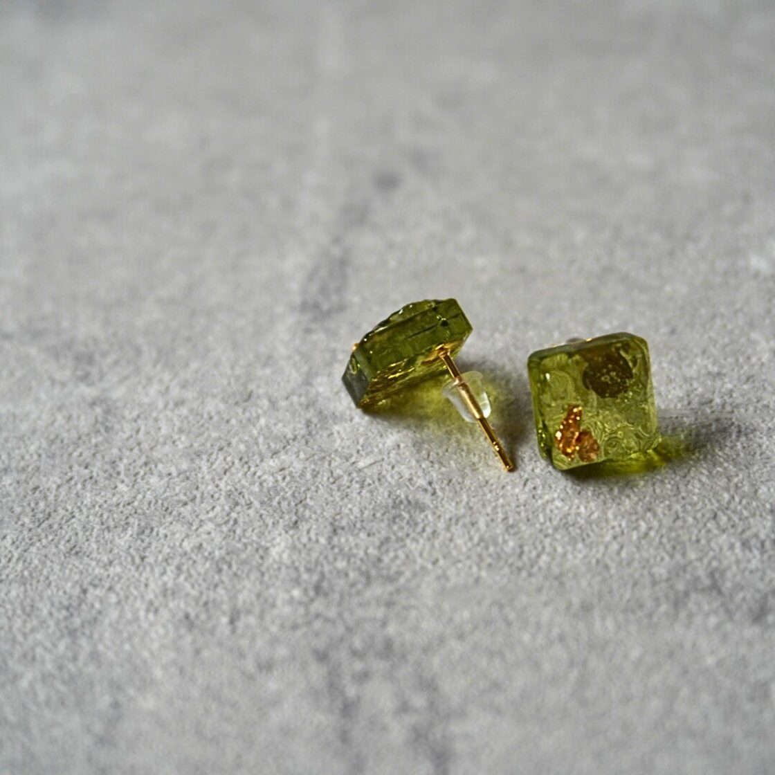 グリーンゴールデンサファイア ピアス K18 片耳用 グリーンゴールデンサファイア ピアス K18 片耳用 K18イエロー