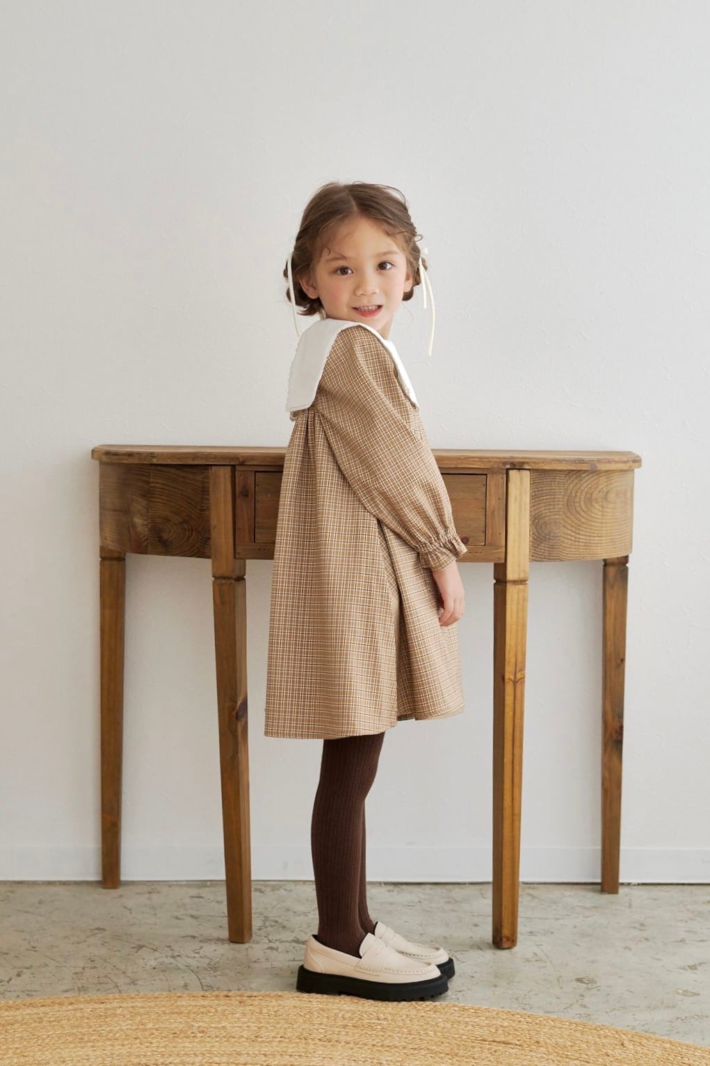 ビブカラーチェックワンピース<Beige check> | Coquette