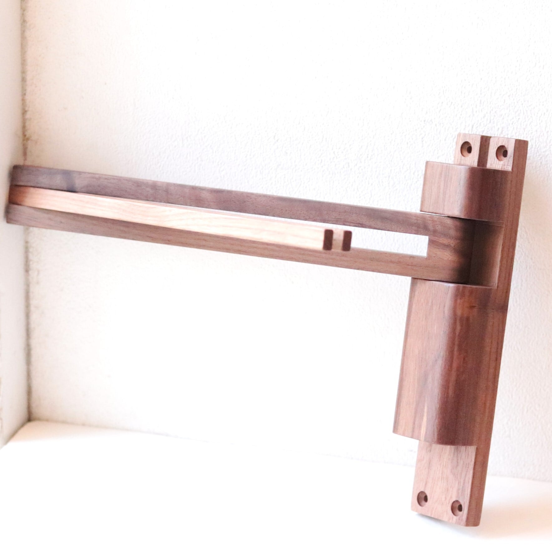 照明】Wood Bracket ZIG | ジーフラットインテリアショップ | online shop