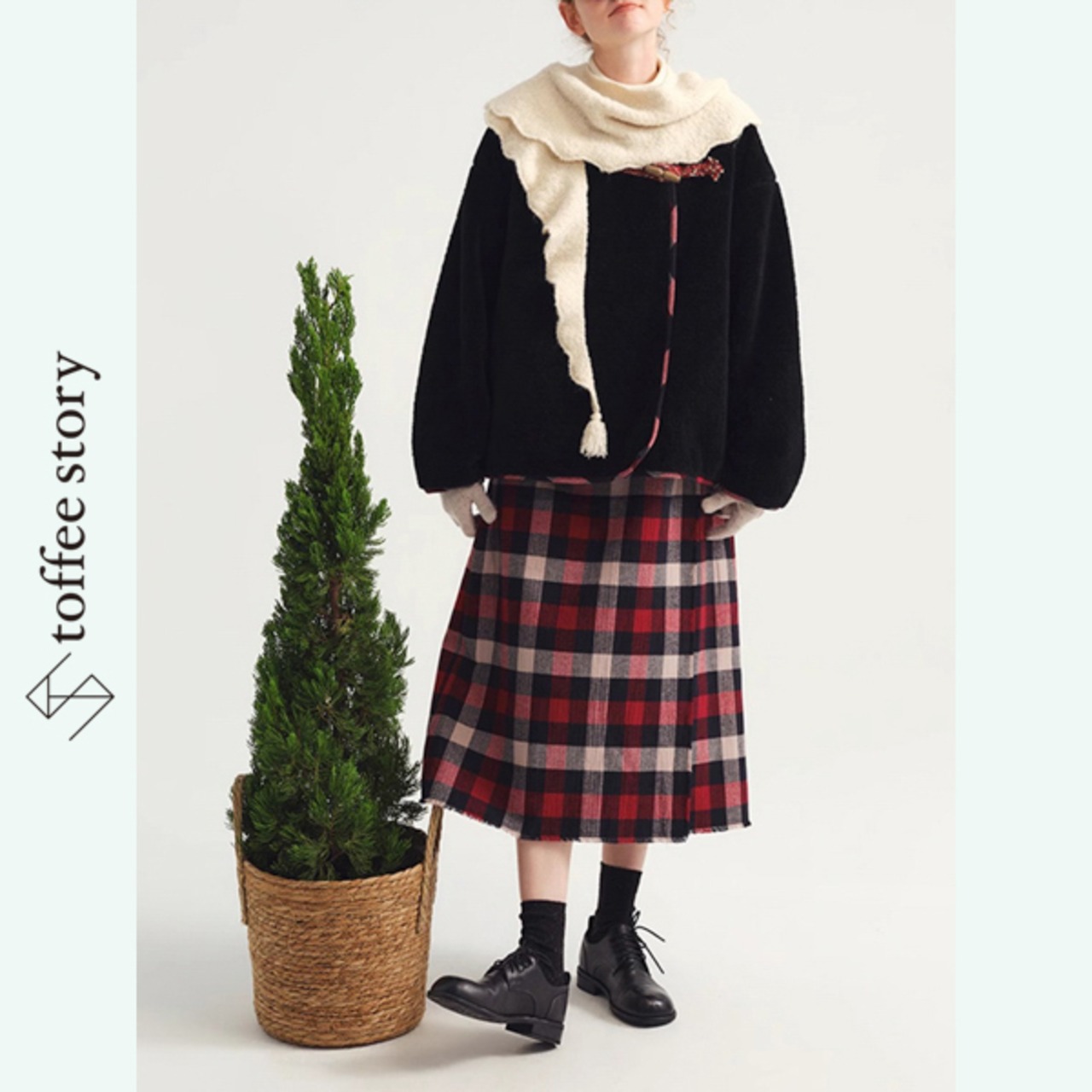 赤いタッセルがほどく、冬の詩コート《P0323》